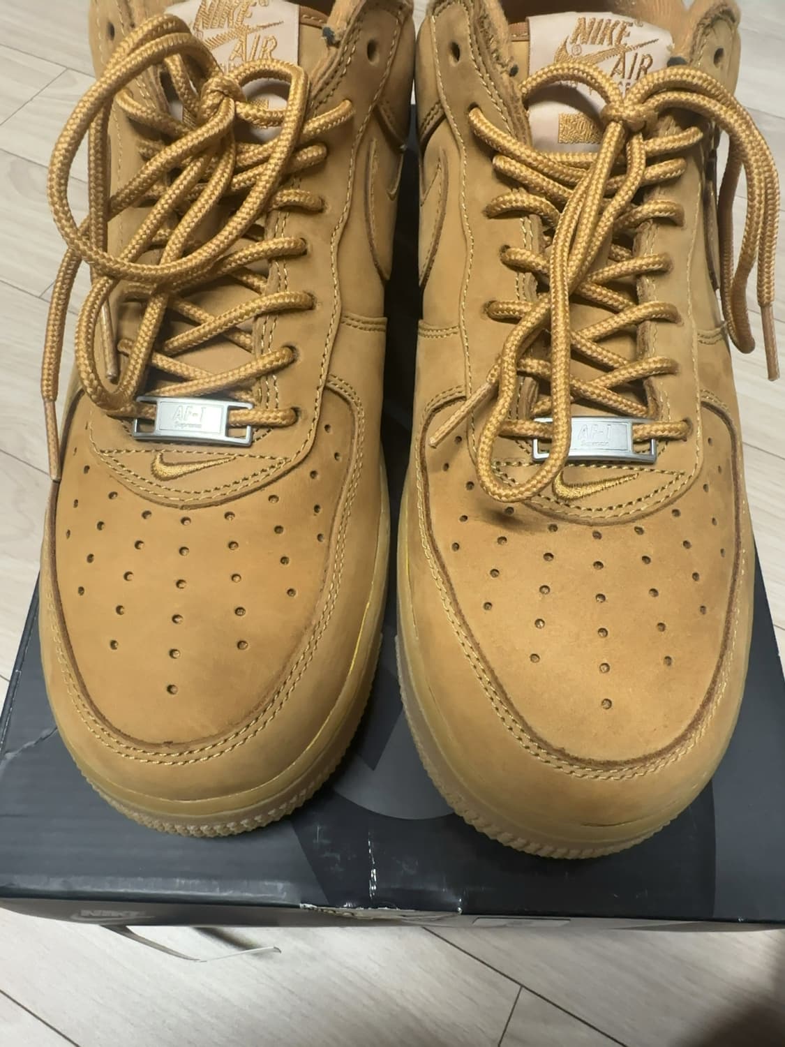 나이키 슈프림 에어포스 된장 275 상품이미지3