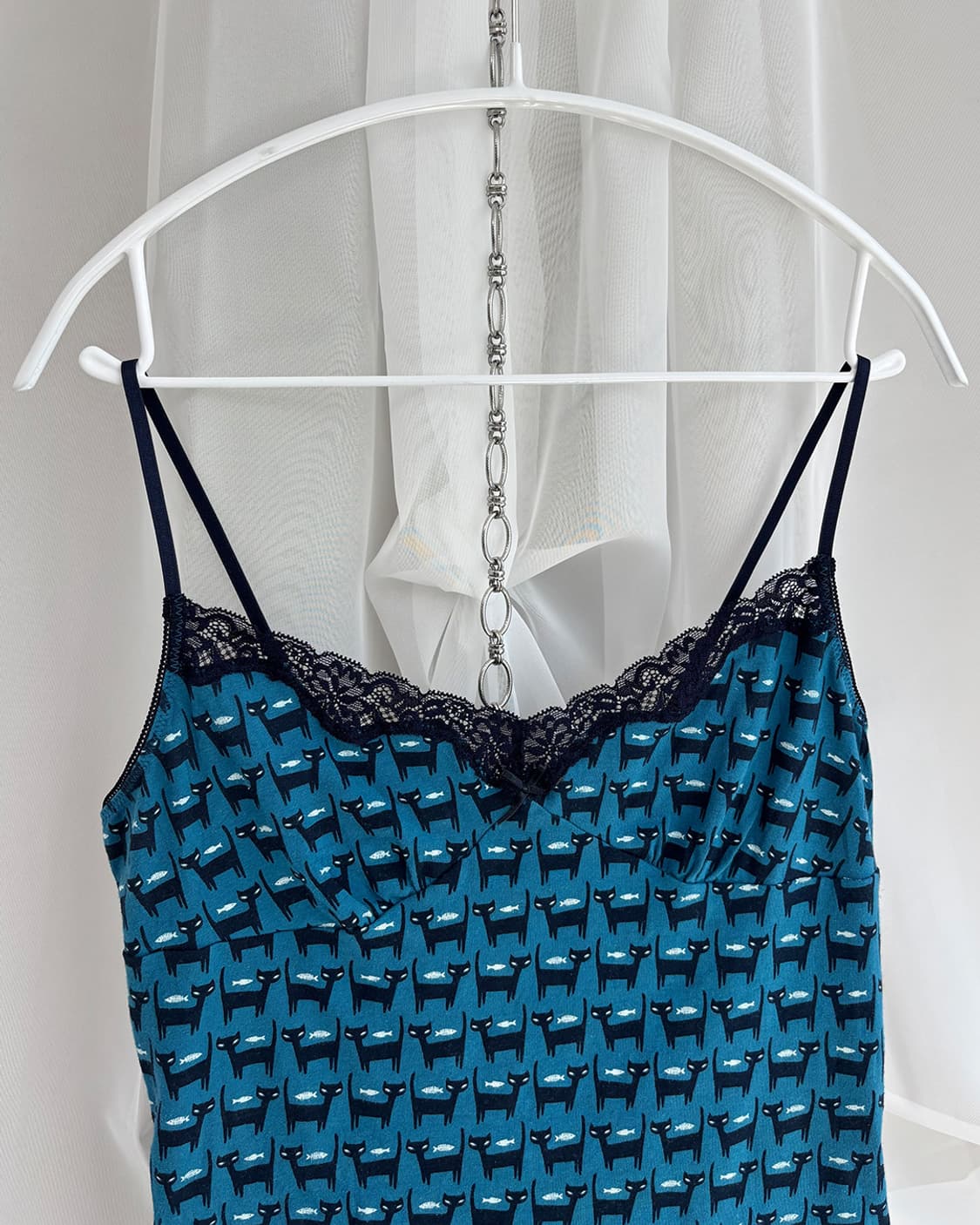 UNIQLO neko fish pattern lace sleeveless 상품이미지3
