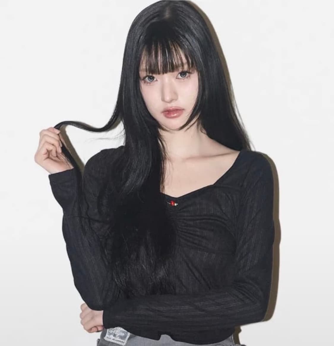 일리고 셔링 롱슬리브 블랙 상품이미지1