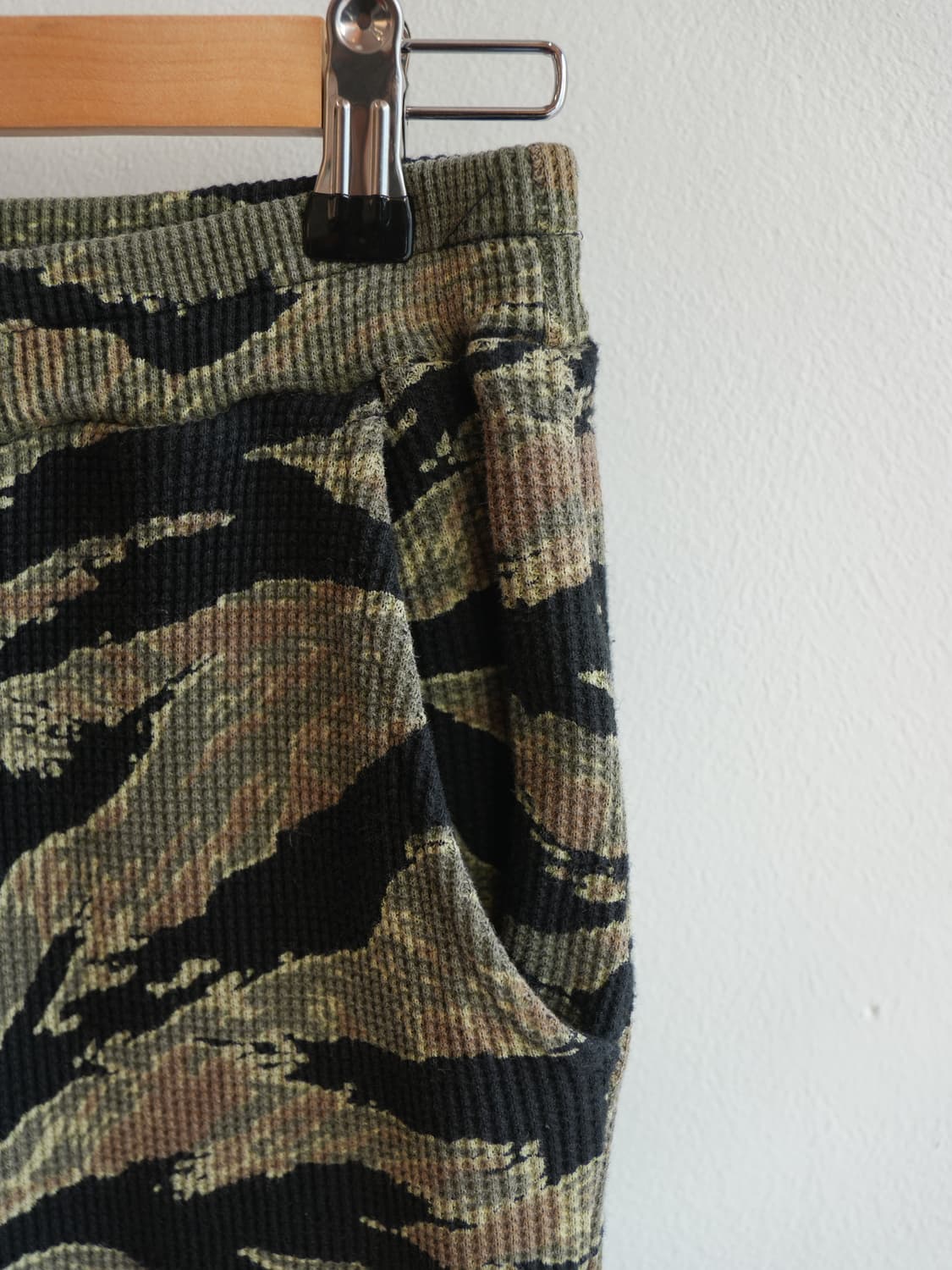 히스테릭글래머 엑스걸 타이커 카모 서멀 플레어 팬츠 상품이미지4