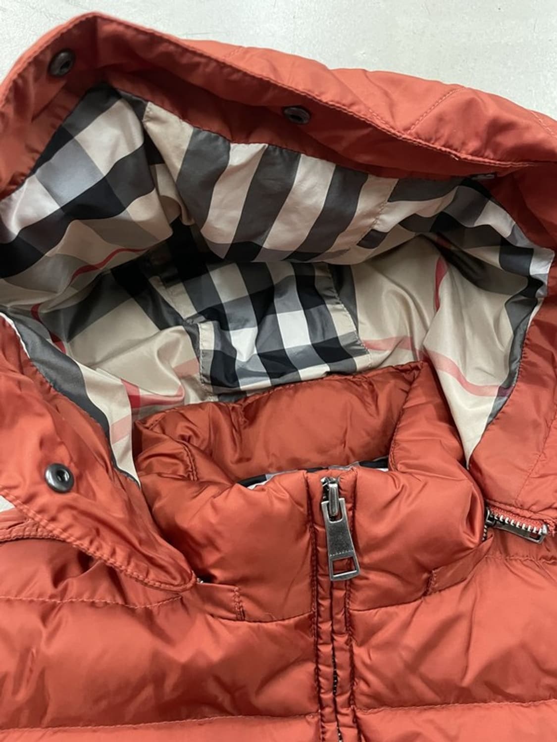 버버리 키즈 오렌지 패딩 12Y 상품이미지2