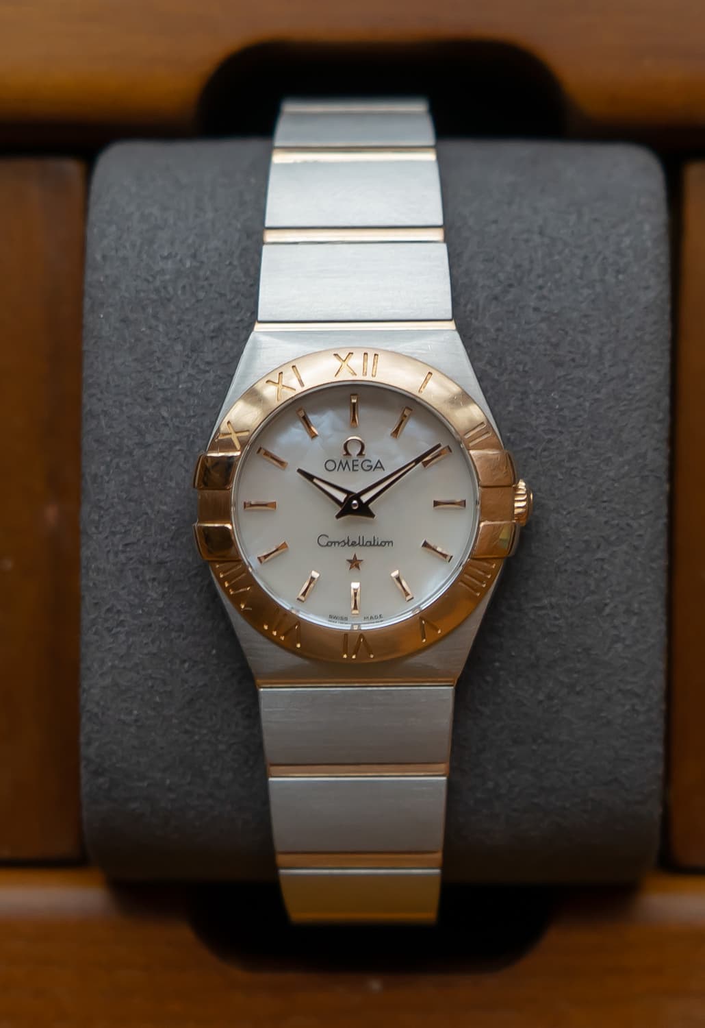 오메가 컨스틸레이션 세드나골드 마더 오브 펄 다이얼 25mm 쿼츠 시계 상품이미지1