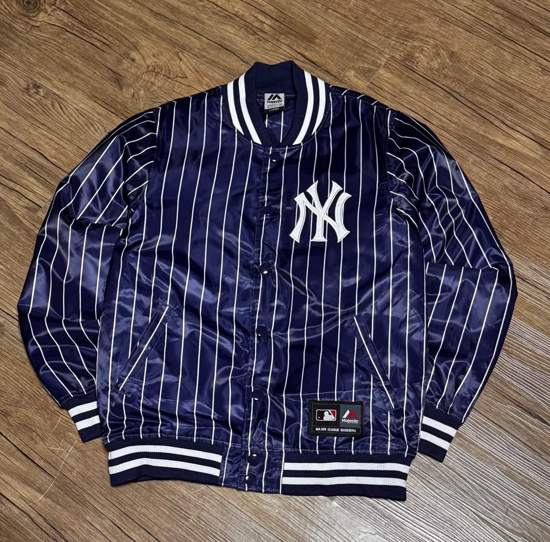 [L] 마제스틱 뉴욕 양키스 스트라이프 야구 점퍼 상품이미지2