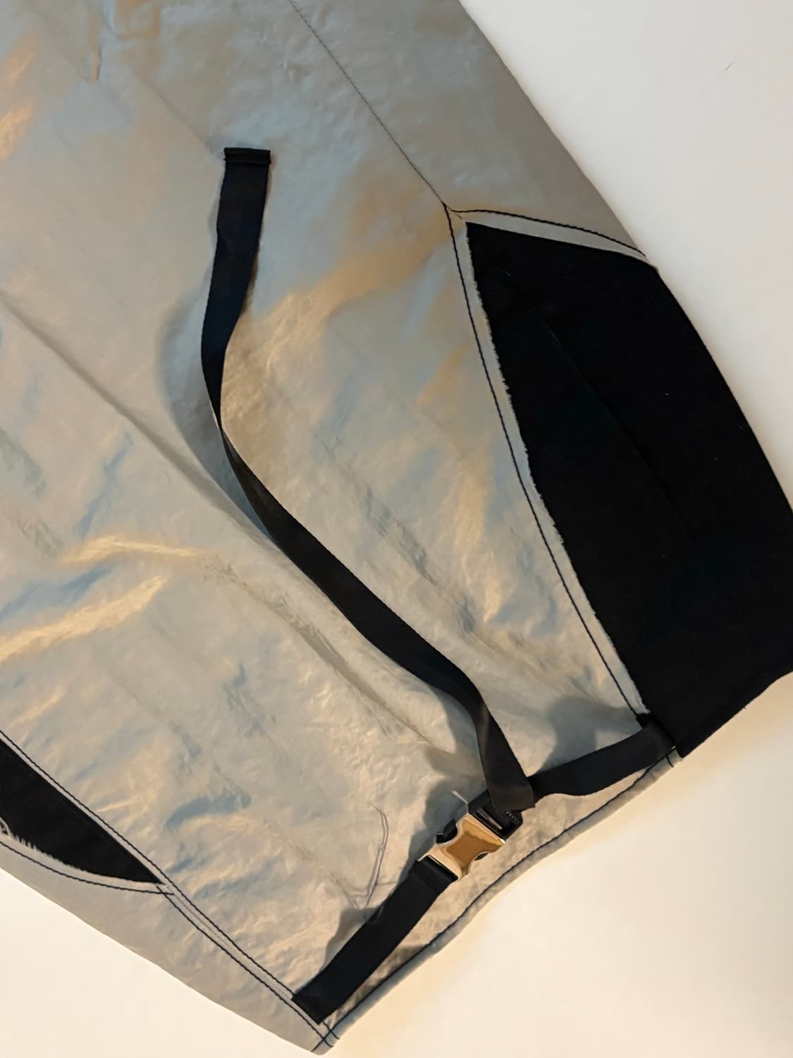 마뗑킴 벨트 트윔 나일론 스커트 상품이미지6