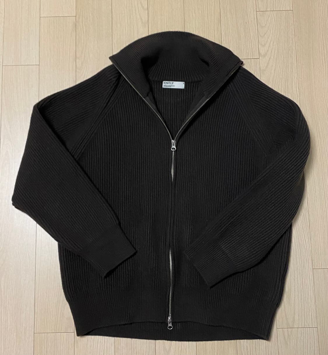 새상품) 니틀리 립 집업 가디건 애쉬 브라운 2사이즈 상품이미지6