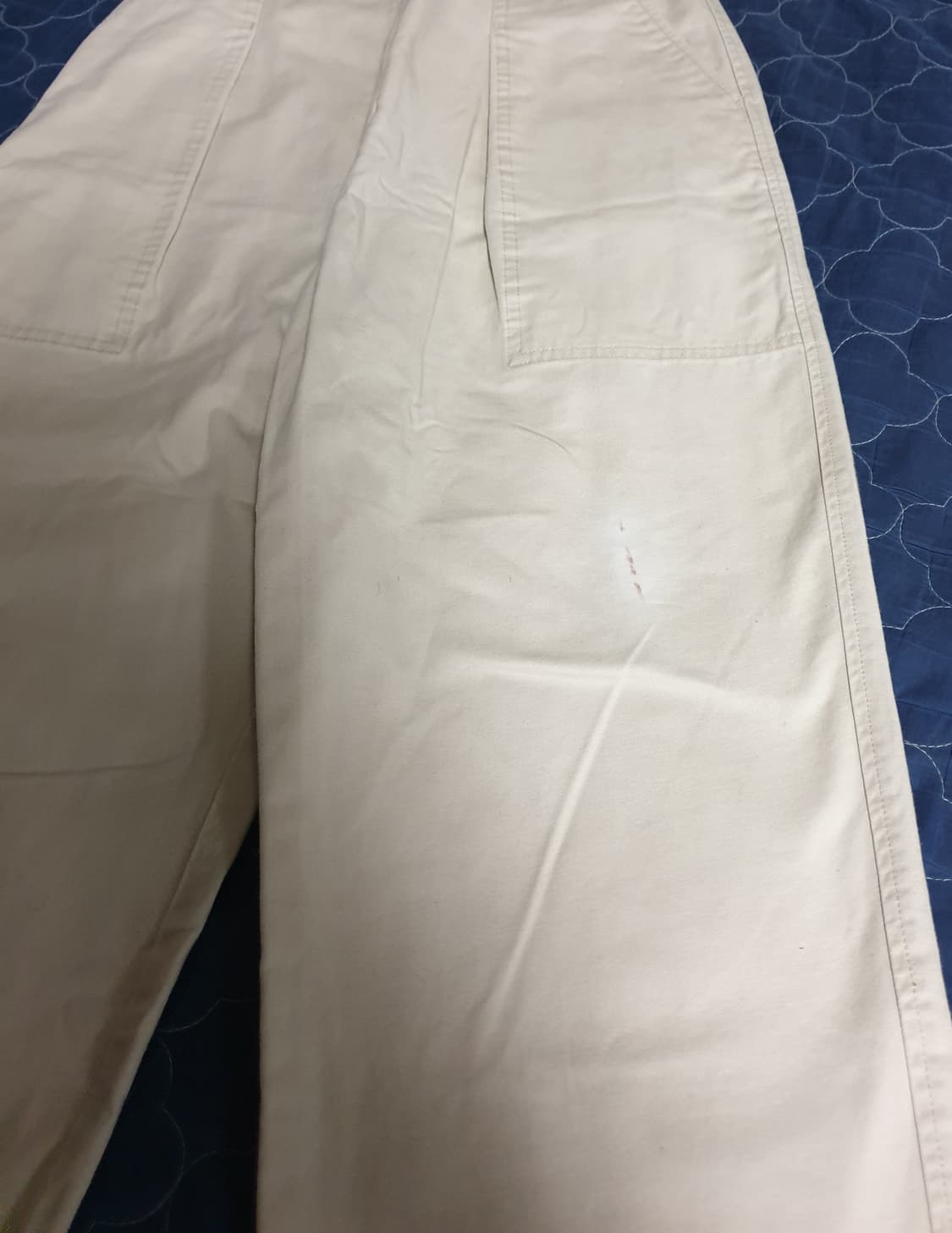 유니클로U 와이드 벨티드 버튼 치노팬츠 크림 (26) 상품이미지2