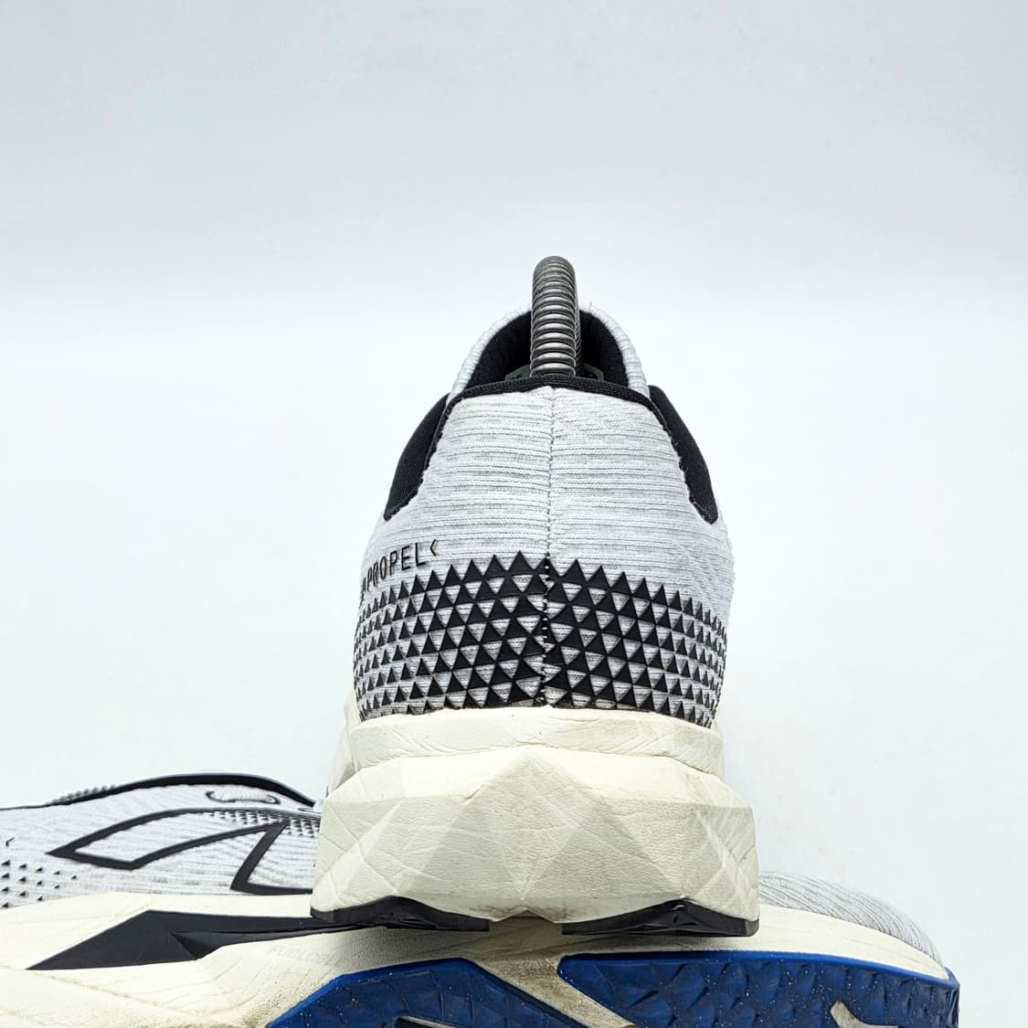 뉴발란스 퓨어셀 프로펠 v5 쿼츠 그레이 앙고라 (270 2E) 상품이미지2