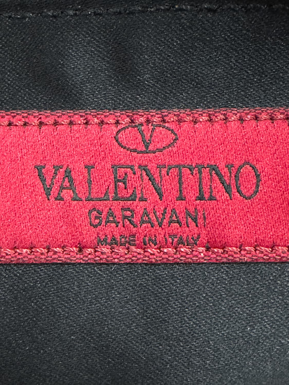 발렌티노 가라바니 락스터드 레더 클러치 상품이미지6