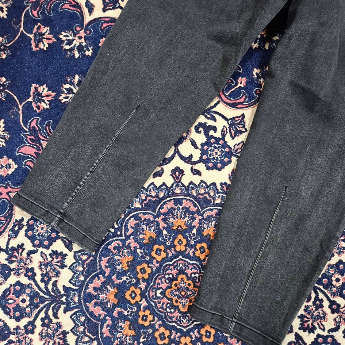 시리즈(Series) 차콜 워시드 베기
흑청 데님 상품이미지4