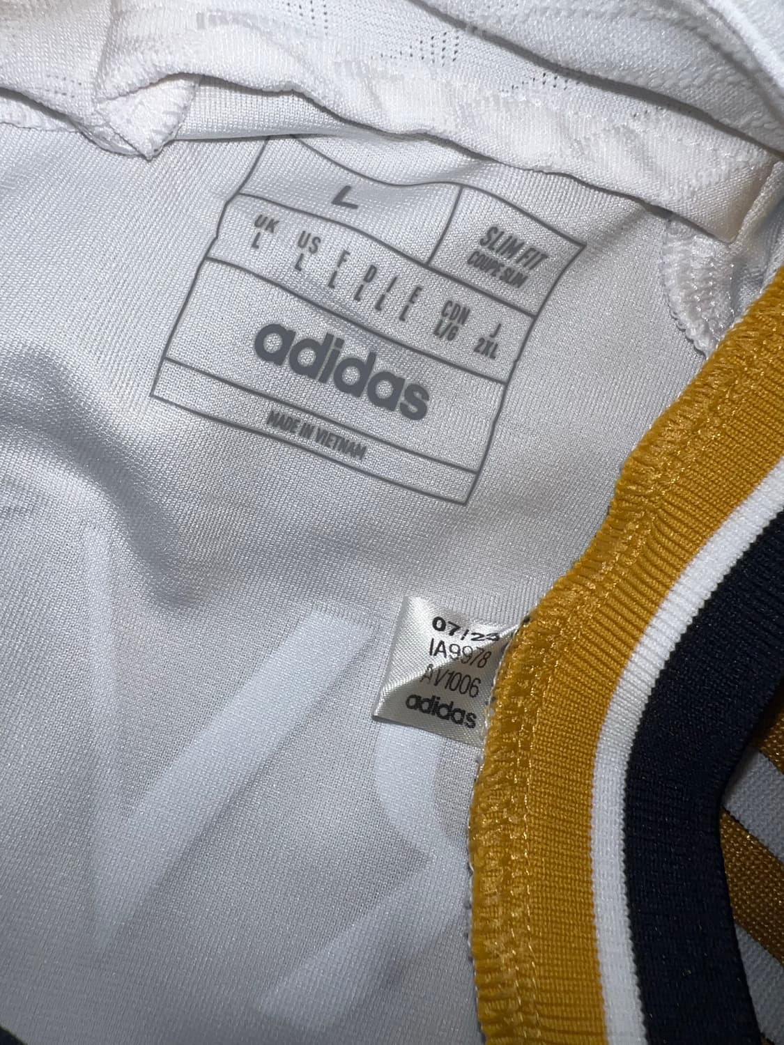 23-24 레알 마드리드 홈 어센틱 긴팔 카르바할 유니폼 상품이미지3