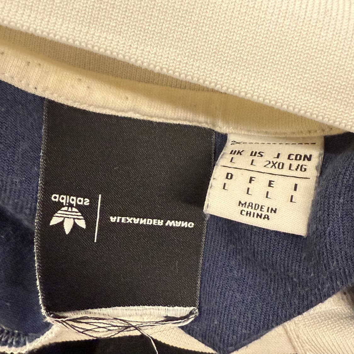 아디다스 x 알렉산더왕 딥네이비 벨루어 벨벳 카라 반팔 셔츠  상품이미지4