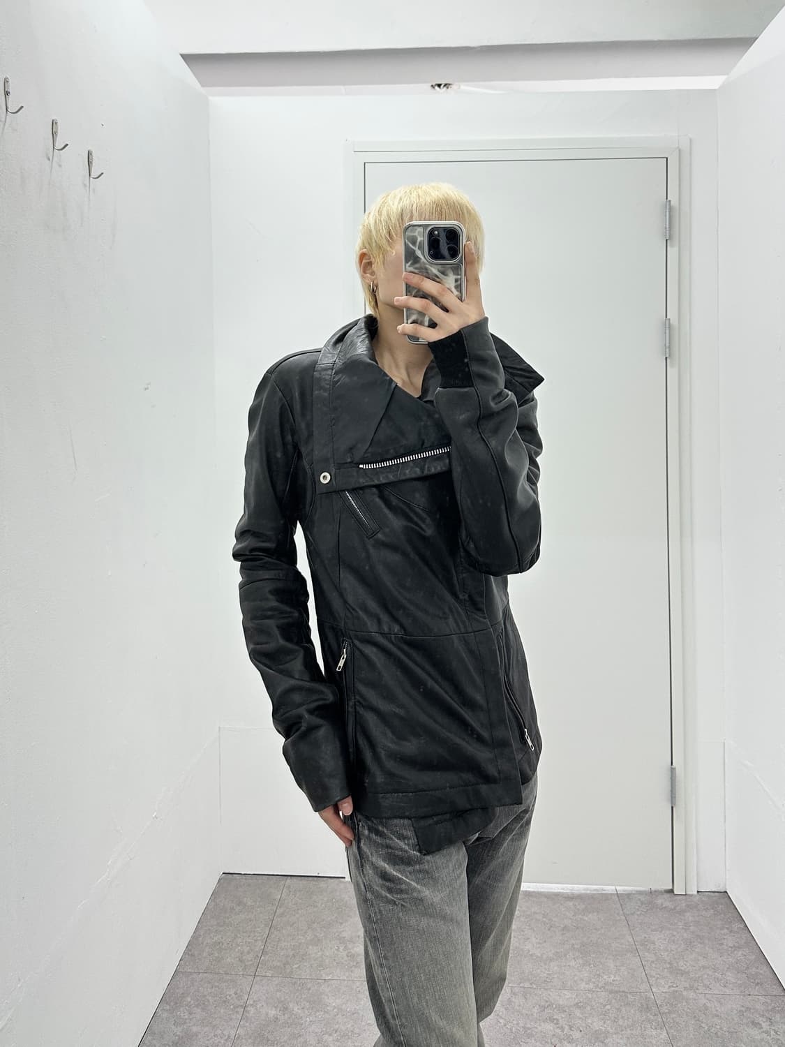 Asymmetric High-Neck Lambskin Leather Ja 상품이미지7