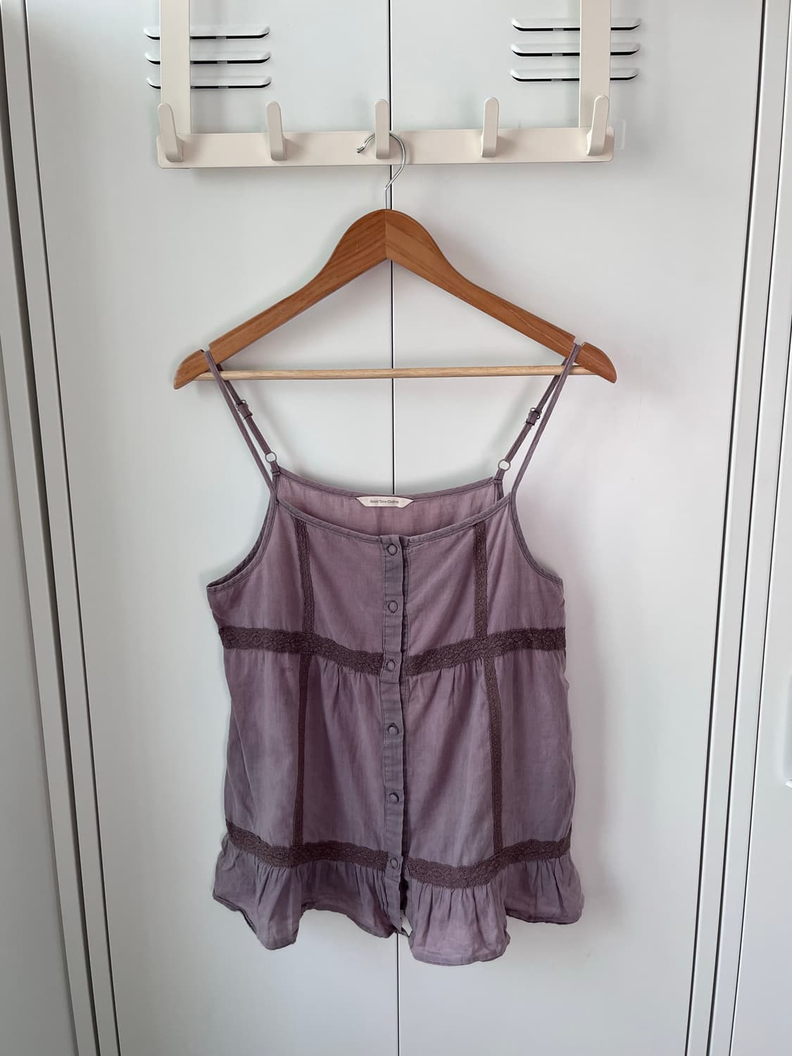 Basic tone clothes 연보라 레이스 단추 슬리브리스 상품이미지5