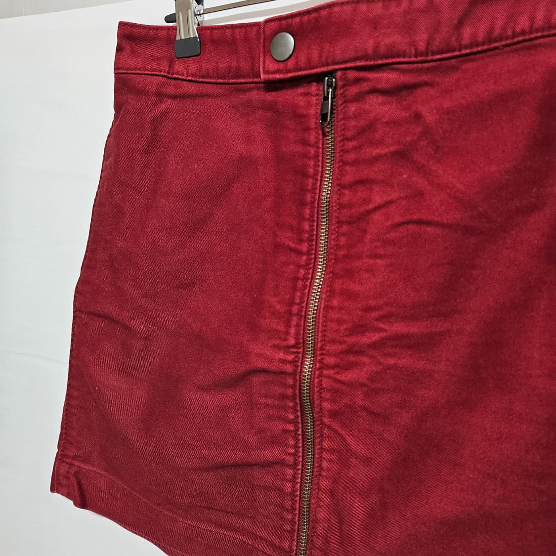 28 유니클로 U 2way 지퍼 미디스커트 상품이미지2