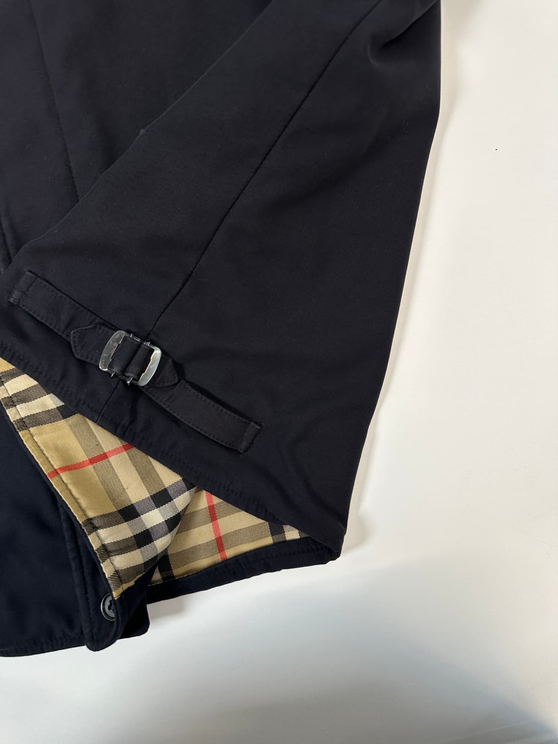 버버리 비조 노바체크 폴리쉘 자켓 블랙  상품이미지3