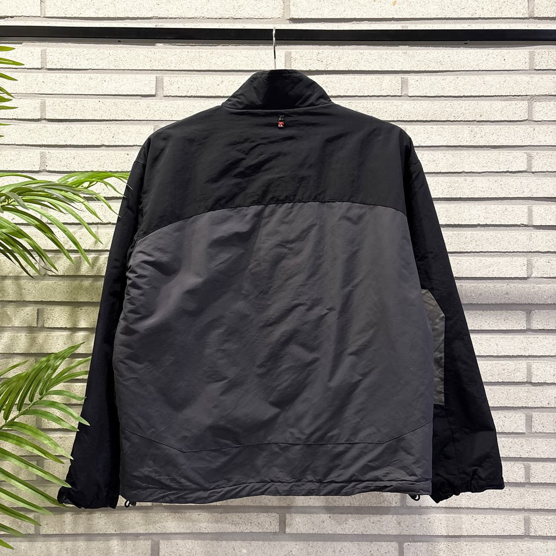 Quiksilver 테크 아웃도어 플리스 자켓 소매그래픽 컬러블럭 차콜 상품이미지3