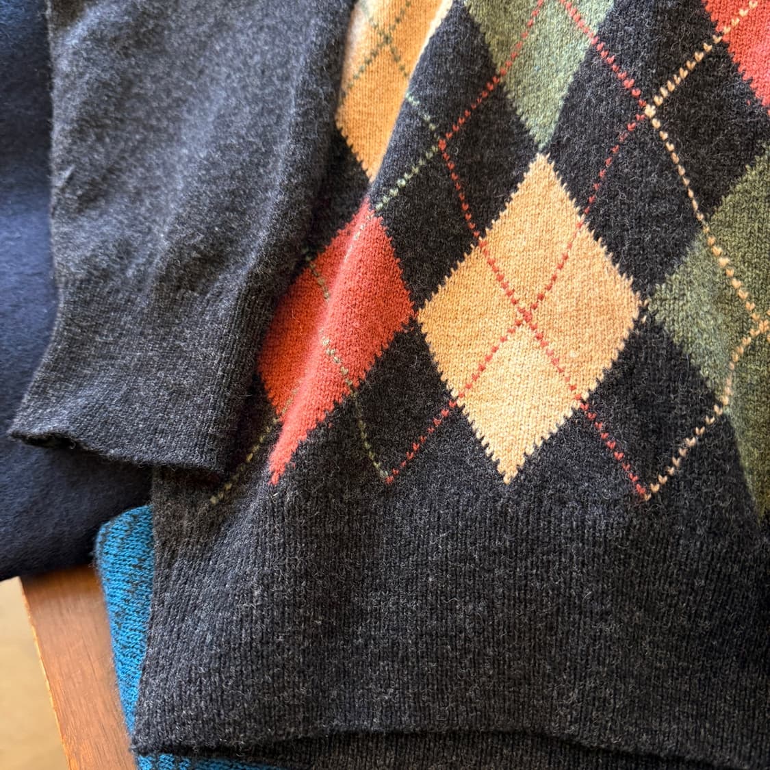 아일랜드 생산 램스 울 퓨어뉴울 아가일패턴 브이넥 니트 스웨터 L 상품이미지2