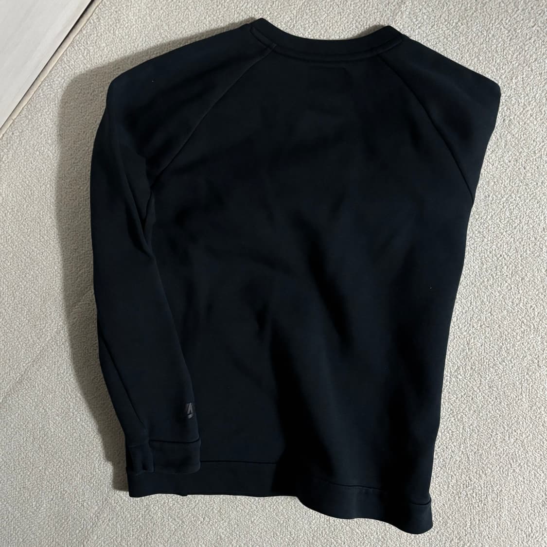 나이키 NSW 테크 맨투맨 블랙 상품이미지4