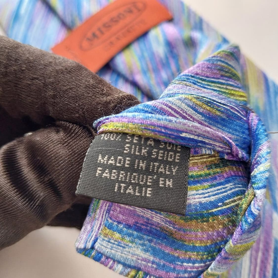 미쏘니 실크 멀티 스트라이프 자카드 넥타이 9.4cm A등급 K1600
 상품이미지10