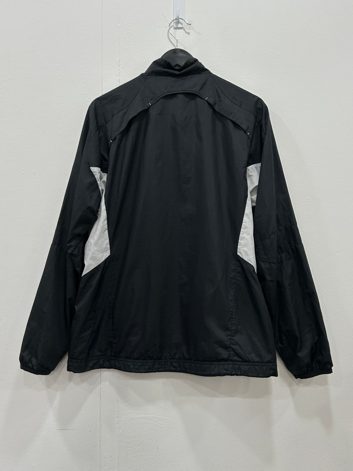 나이키 블랙 바람막이 집업 자켓 검흰 상품이미지3