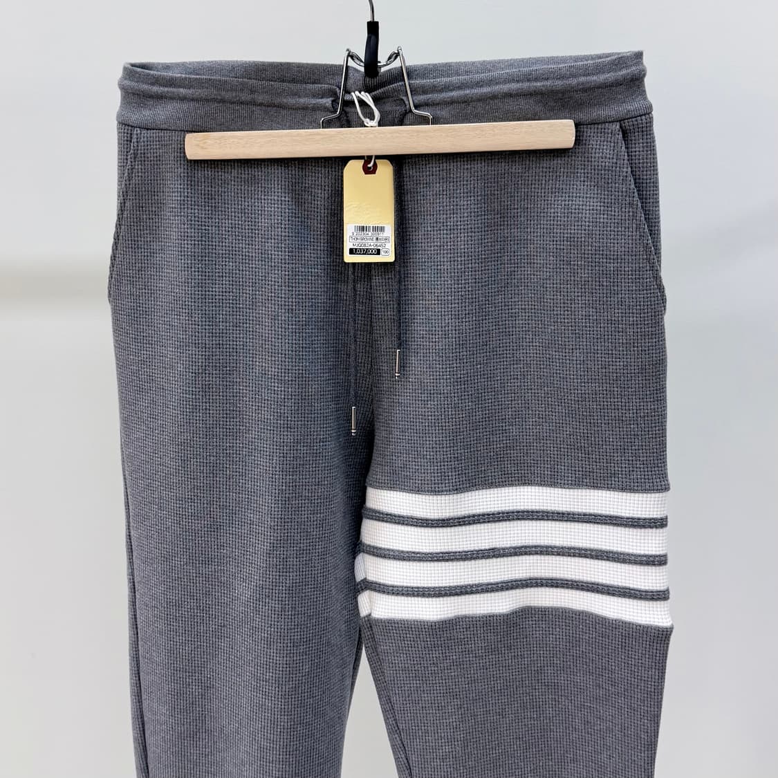 [미사용/2] 톰브라운 사선완장 와플 트레이닝 조거팬츠 바지 그레이 상품이미지3