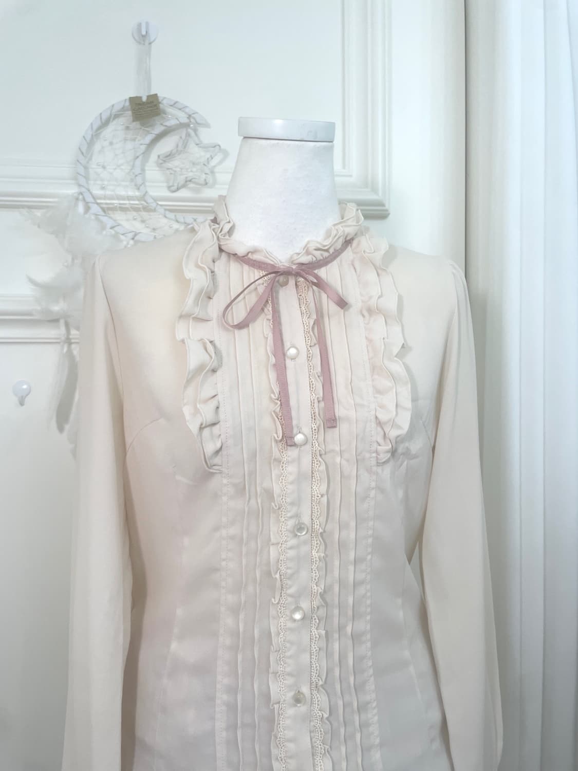 beigeivory pink bow ruffle blouse 상품이미지5