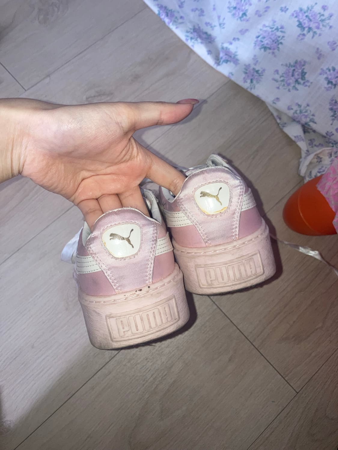 푸마 희귀 새틴 발레코어 스니커즈 240 상품이미지5