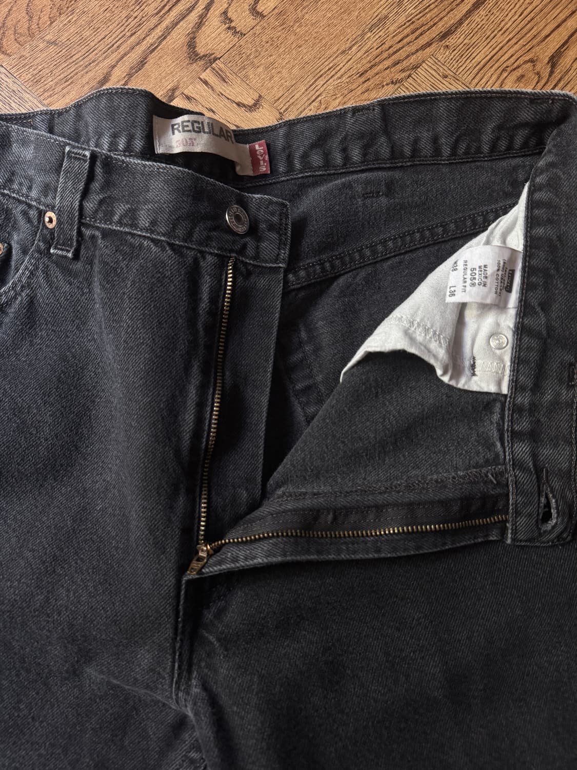 [38]00's 리바이스 505 멕시코제 레귤러 스트레이트 흑청 데님팬츠 상품이미지3