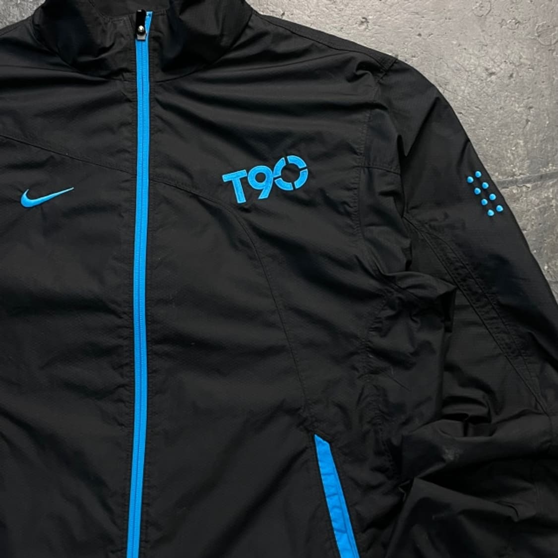 100 나이키 스톰핏 토탈90 바람막이  상품이미지2