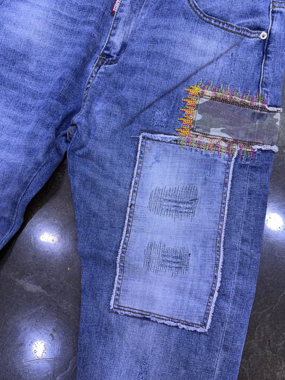 디스퀘어드2 빈티지 패치 워크 디테일 스트레이트핏 데님팬츠 50 상품이미지5