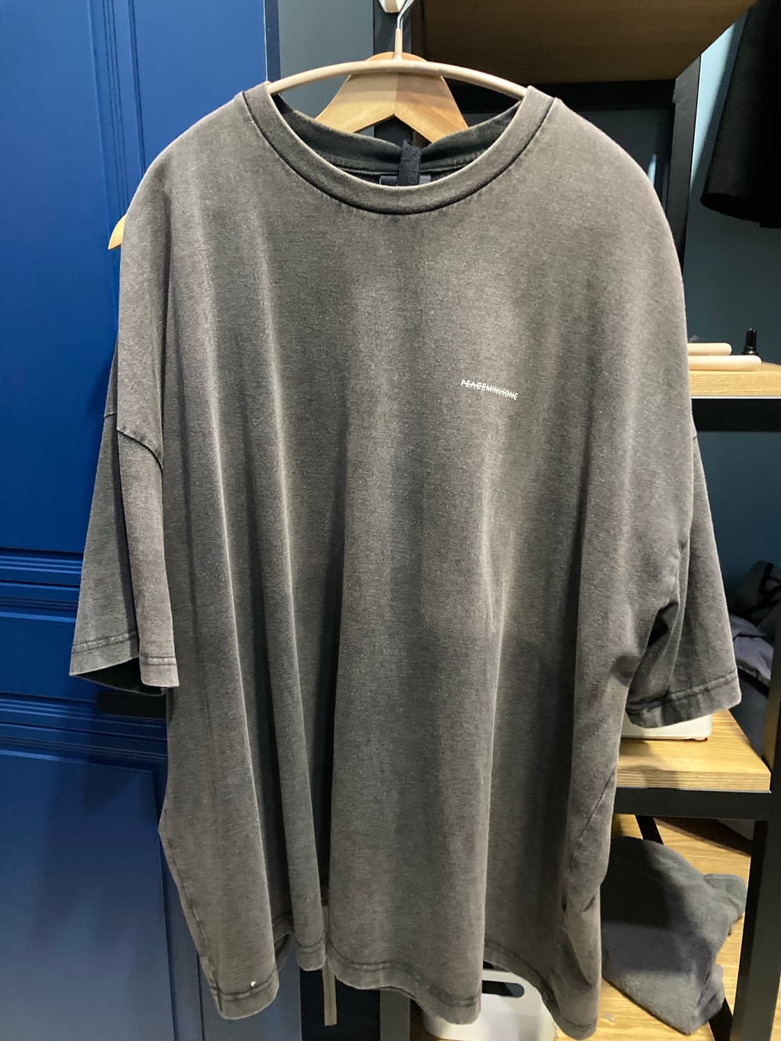 피스마이너스원 빈티지 티셔츠 차콜 그레이 상품이미지3