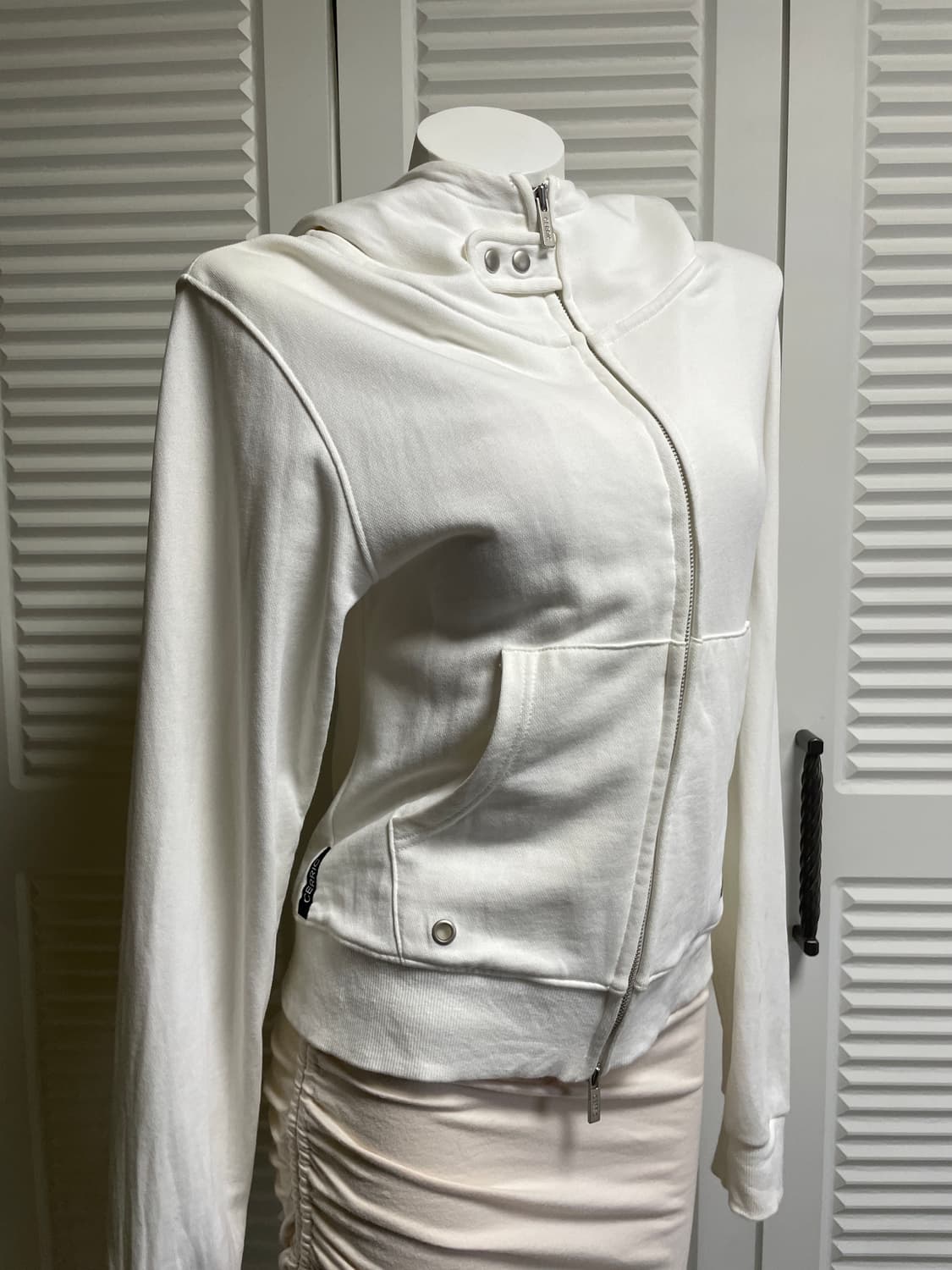 세릭 Incision Hood White 상품이미지2