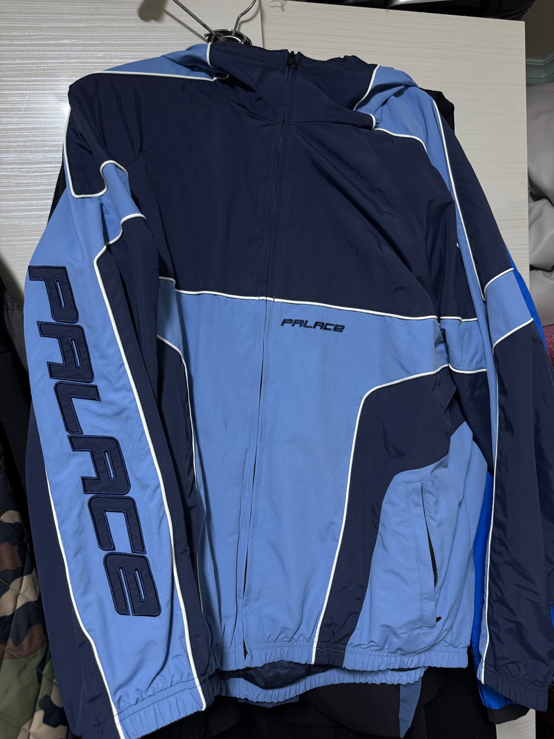 팔라스 파이프드 후드 쉘 자켓 블루 - 25SS 상품이미지5