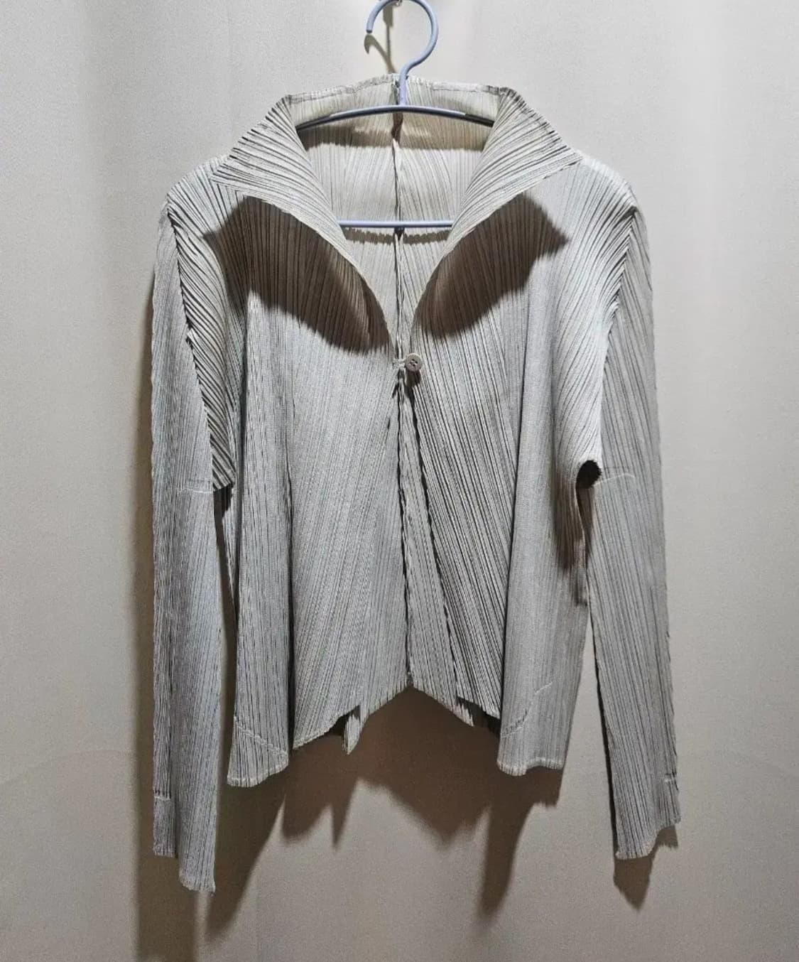 플리츠플리즈 가디건 상품이미지1