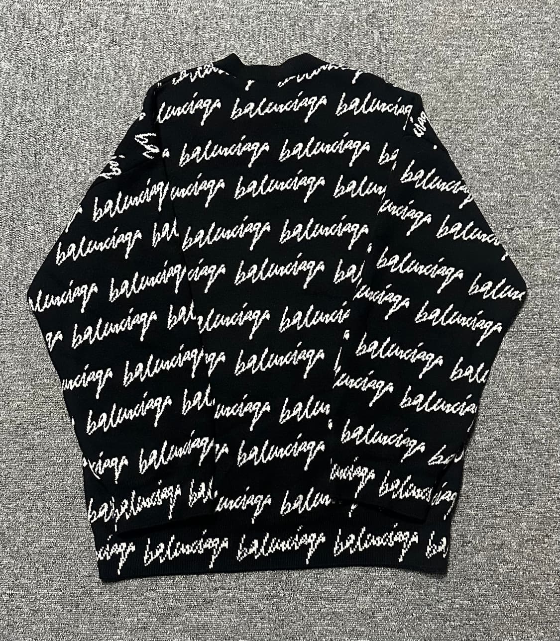 발렌시아가 니트  상품이미지3