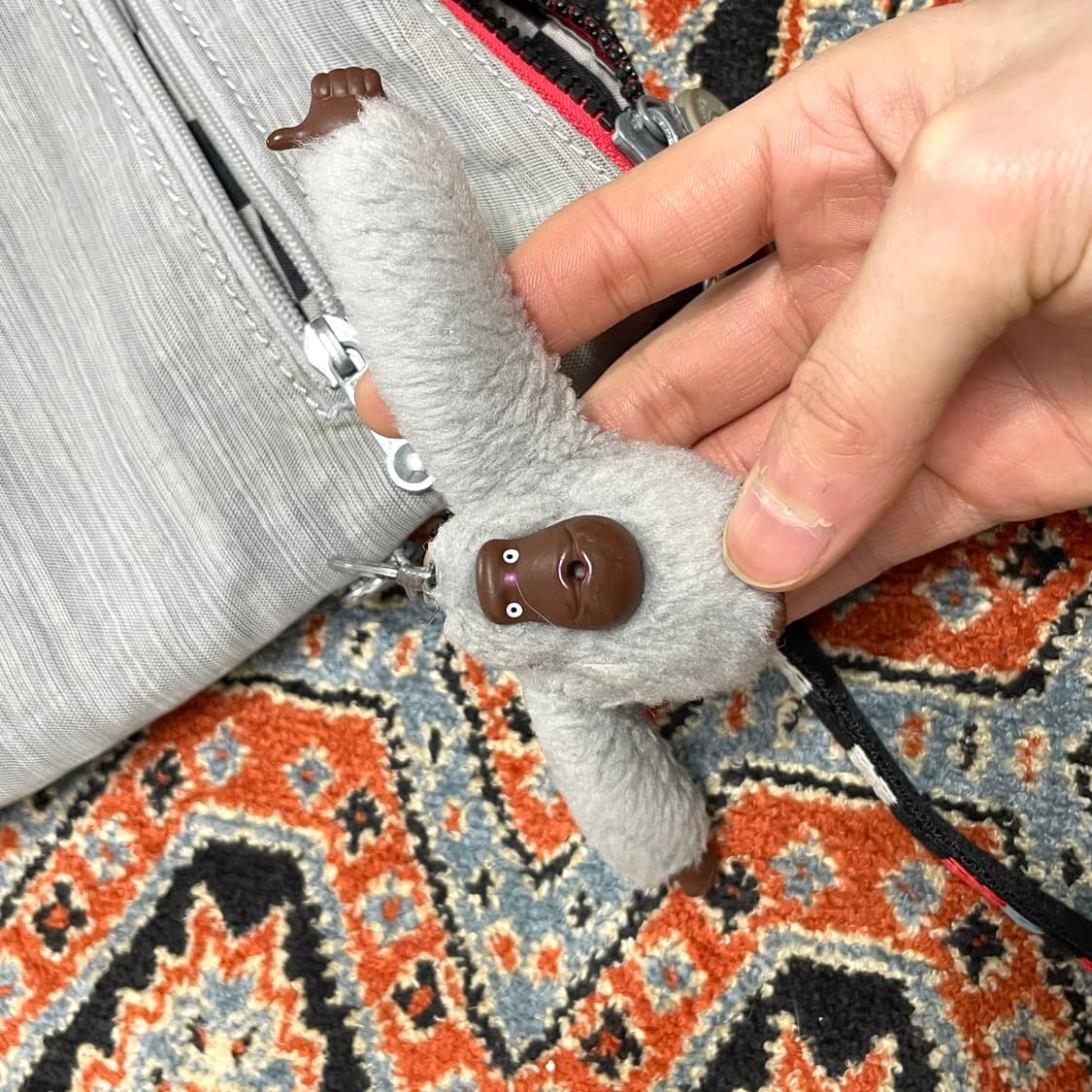 키플링 그레이 지퍼디테일 크로스백  상품이미지6