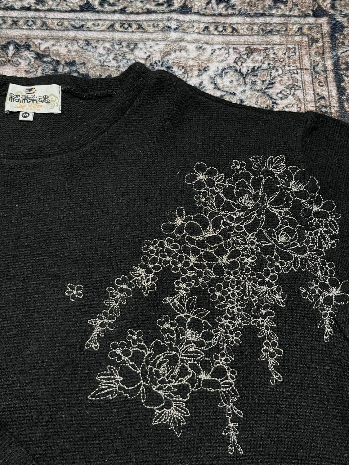 카라쿠리타마시 자수 니트 상품이미지3