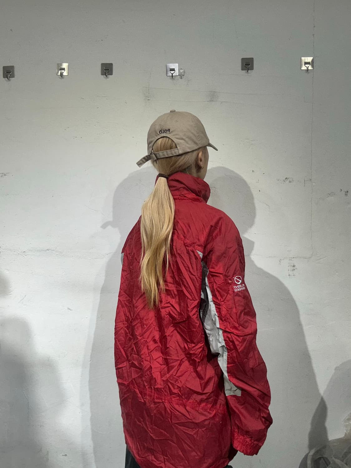노수페이스 레드 오버핏 로고 바람막이 자켓 L  상품이미지3