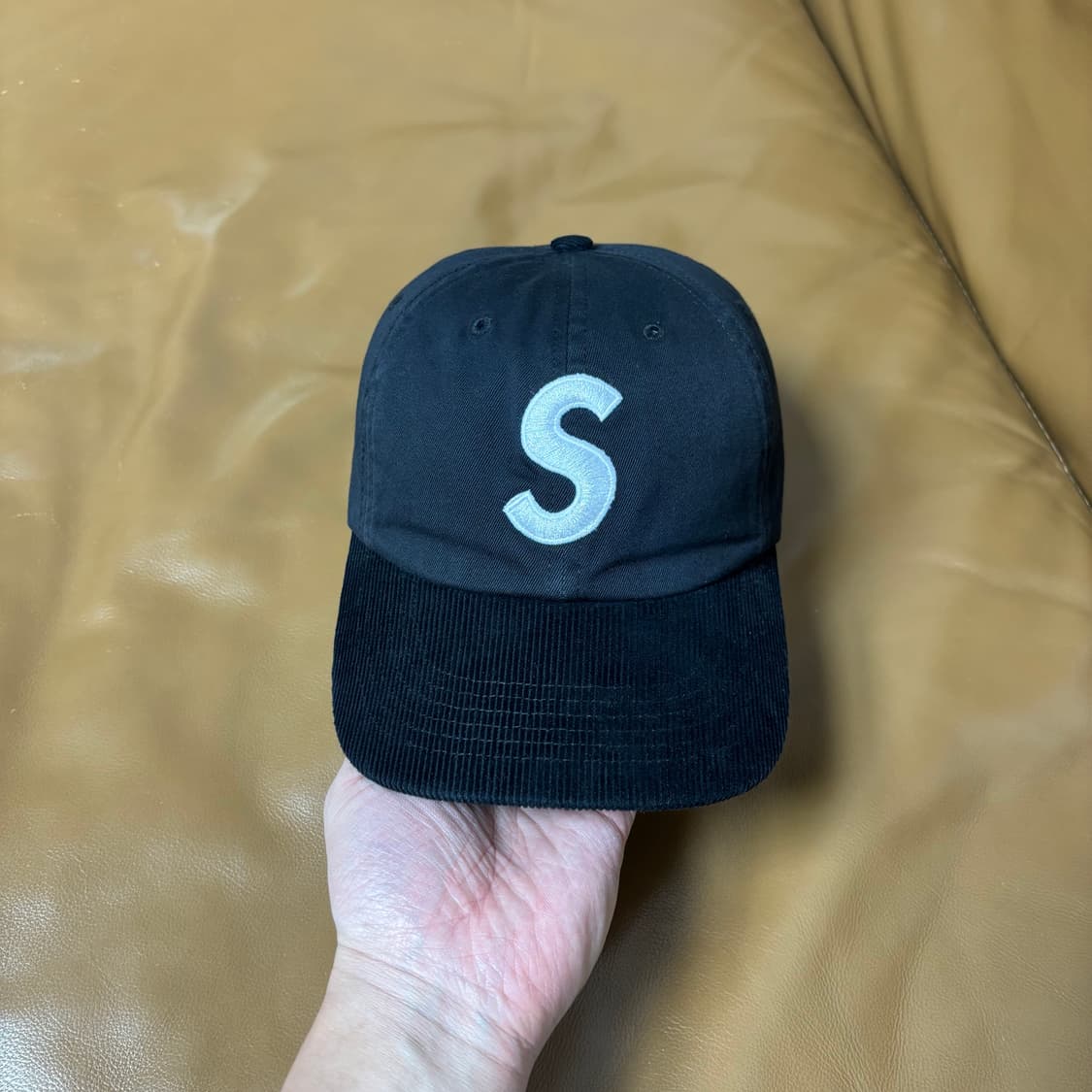 슈프림 S로고 6패널 볼캡 모자 24ss 투톤 블랙 상품이미지3