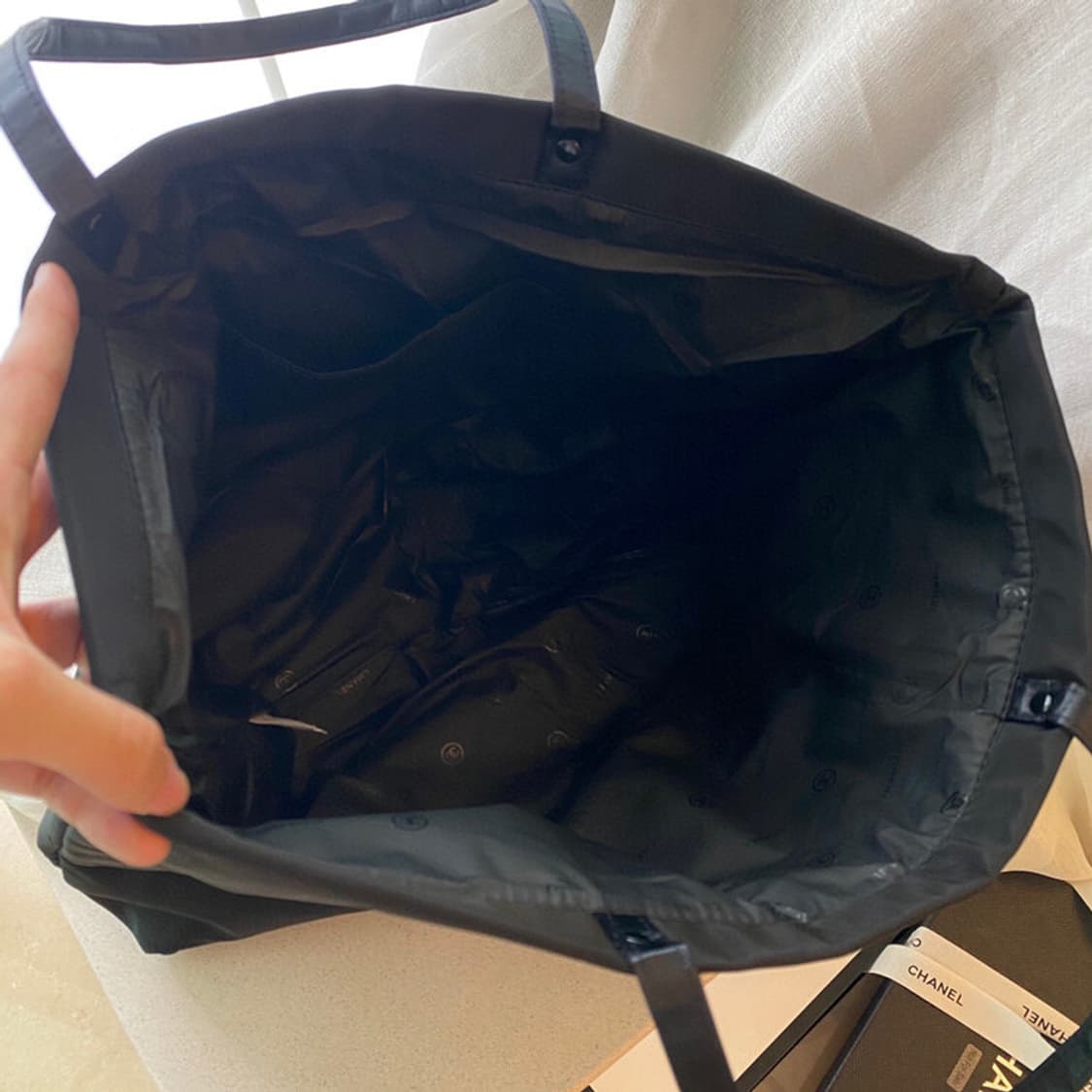 샤넬 메이크업 노벨티 나일론 토트백  상품이미지5