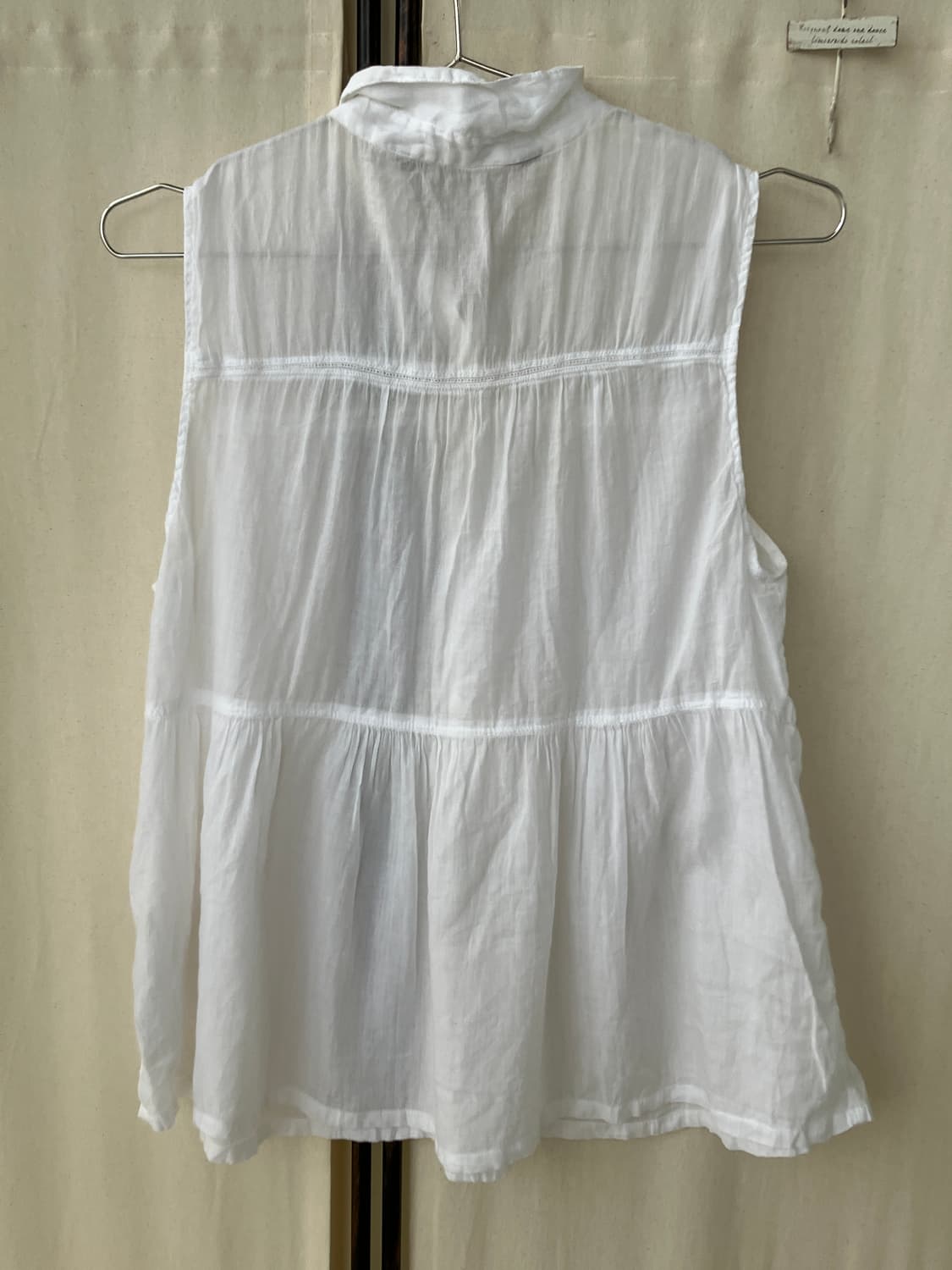 white frill sleeveless blouse 상품이미지5