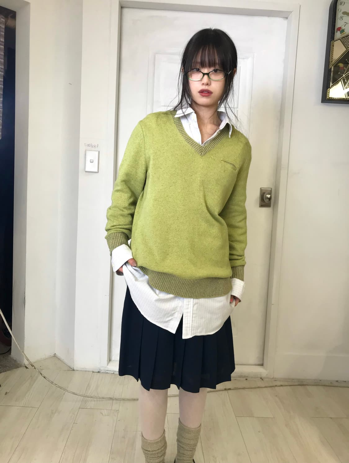 빈티지 올리브 v넥 니트 상품이미지1