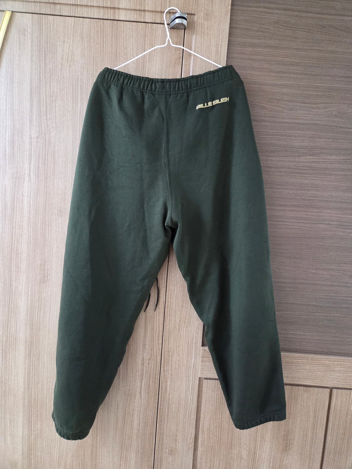 나이키X빌리 아일리시 콜라보 바지 상품이미지2