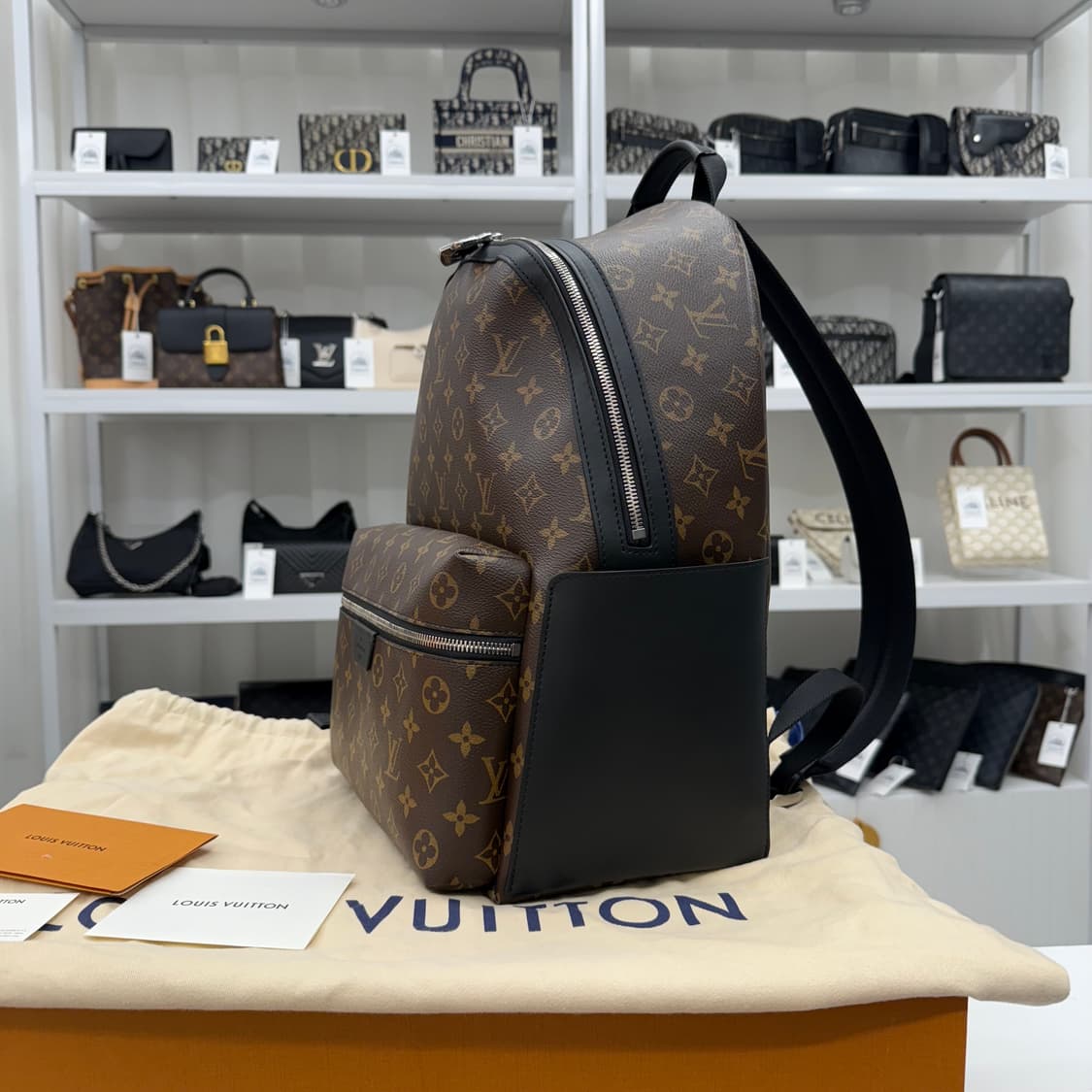 [25년 10월구매] 루이비통 디스커버리 백팩 PM 상품이미지5