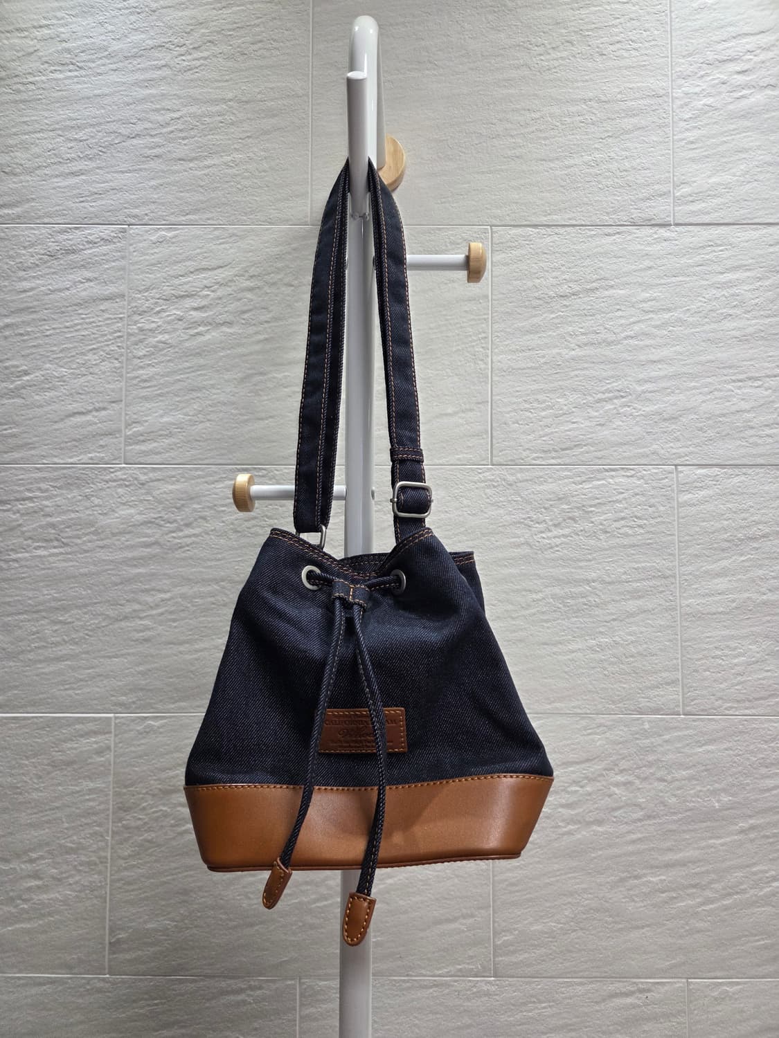 후아유 데님 숄더 버킷백 상품이미지1