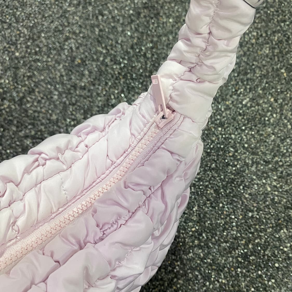 COS 퀼티드 마이크로 미니 백 B4457 상품이미지4