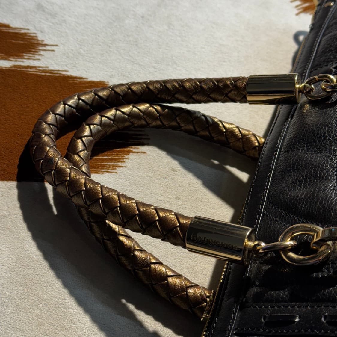 발렌시아가 레더 숄더백 블랙 스티치 y2k 상품이미지6