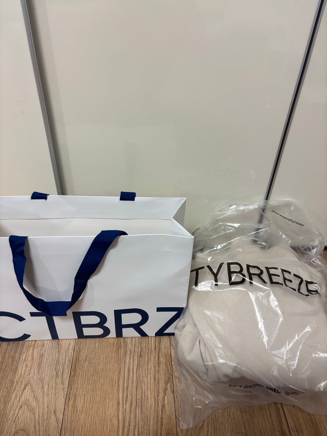 시티브리즈 자수 투웨이 후드집업 새상품 상품이미지10