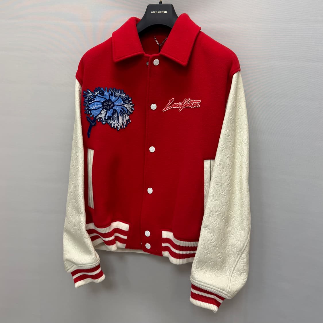 루이비통 x 야요이 쿠사마 싸이키델릭 플라워 자수 바시티 블루종 자켓 상품이미지3