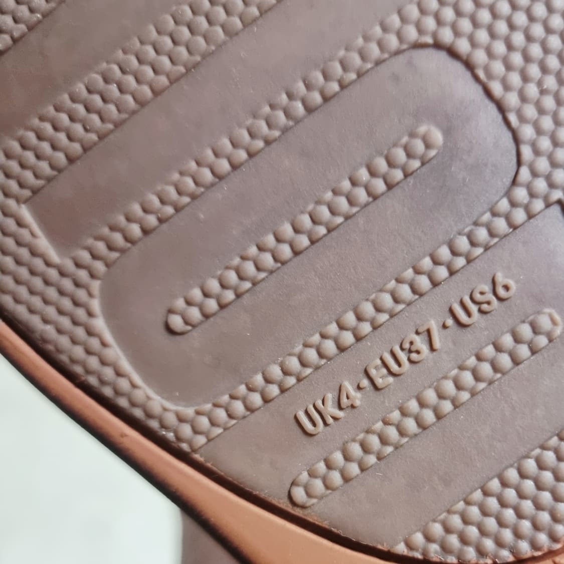 핏플랍 슈퍼컴포트 소가죽 슈즈 단화 다홍 (240/EU37) 상태좋음 상품이미지7